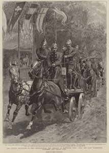 La inspección anual de la Brigada de Bomberos Metropolitana en Battersea Park, Lord y Lady Carrington observando el desfile